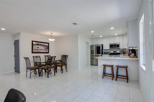 Building Photo - 8922 Opelika St