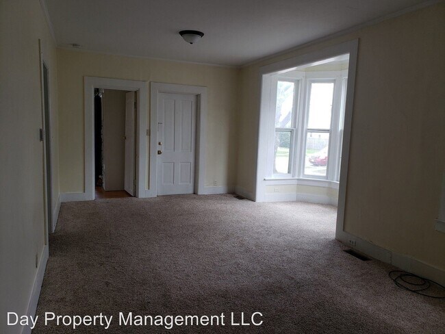 Building Photo - 2 br, 1 bath Apartment - 581 MT. Vernon St.