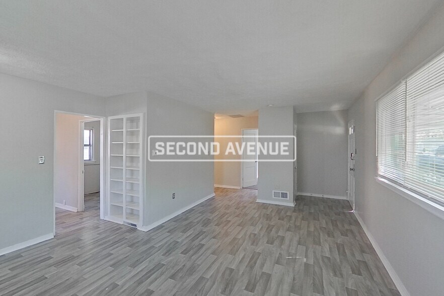Building Photo - 2313 Magnolia Pl