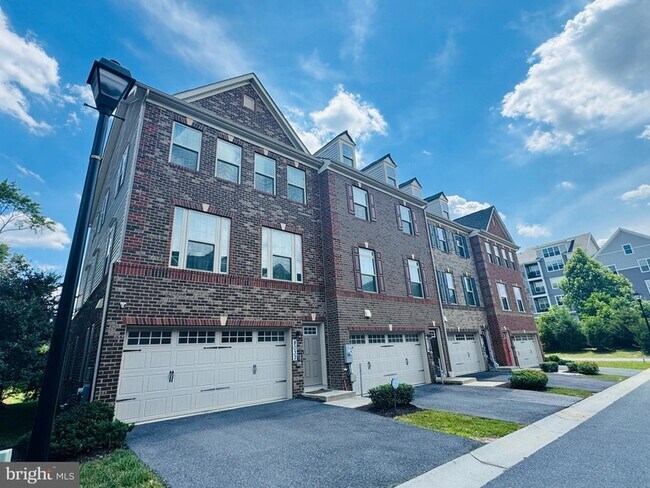 Building Photo - 8032 Spring Arbor Dr