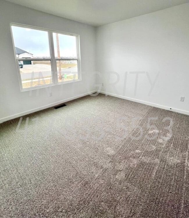 Building Photo - 478 E Lennox St