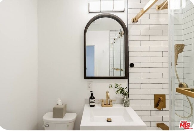 Building Photo - 12812 Greene Ave