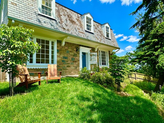 Building Photo - Check Out This Hidden House on a Hill!