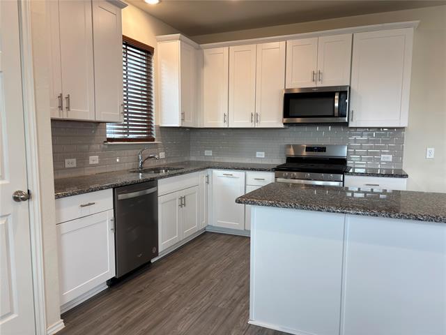 Building Photo - 507 Goldenrod Ln