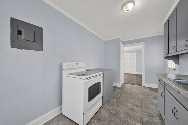 Building Photo - Duplex