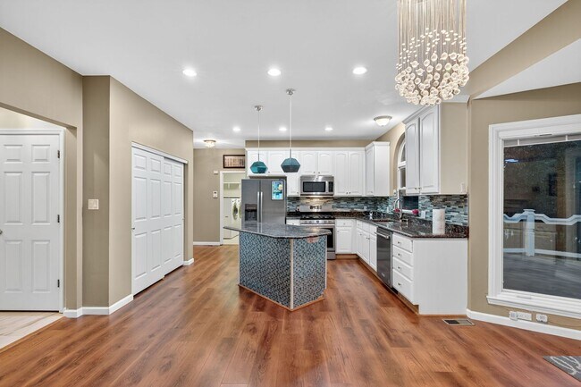 Building Photo - Stunning 4,166 Sq. Ft. Home in Westridge Oaks – Upgraded Throughout!