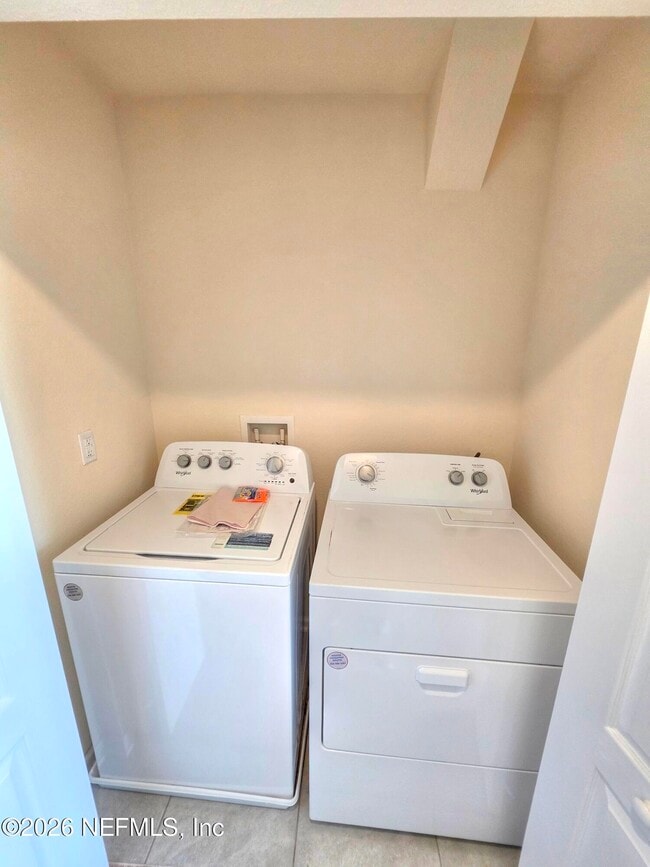 Building Photo - 3972 Vlg Vw Ln