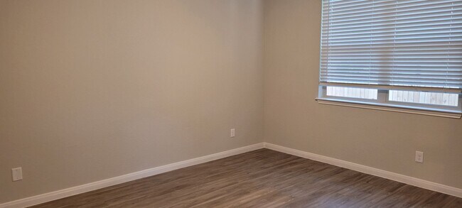 Building Photo - New 3/2 Townhome in Cibolo
