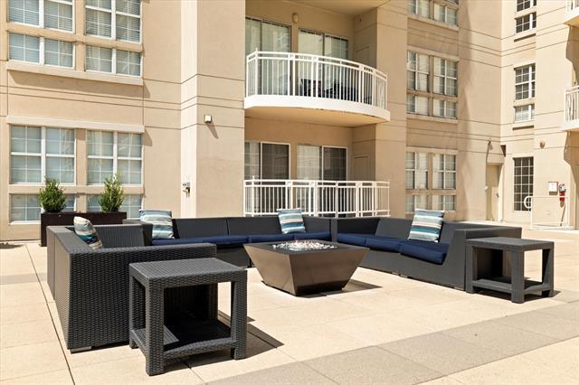 Building Photo - 3225 Turtle Creek Blvd