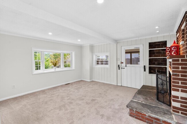 Building Photo - Charming Conshohocken Home | 2 Beds, 2 Baths, Finished Basement, Wine Cellar & 2 Parking Spaces