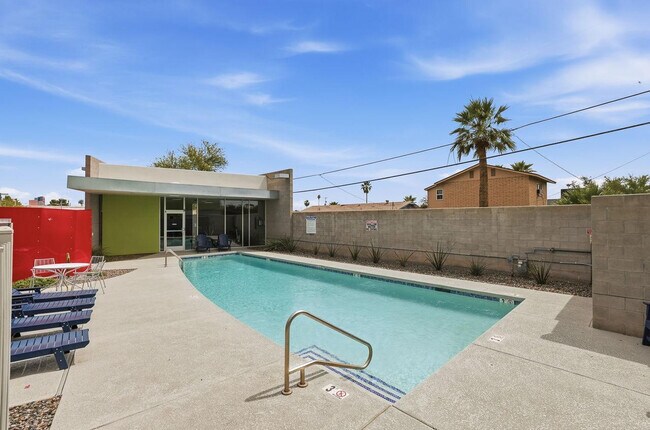 Building Photo - 1111 W University Dr