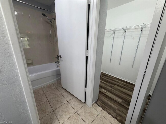 Building Photo - 8215 Ibis Club Dr