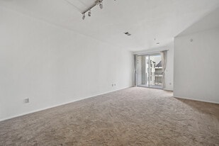 Building Photo - 6400 Crescent Park E