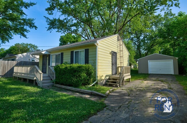 Building Photo - 3062 Walton Ave
