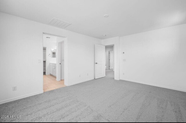 Building Photo - 14663 W Sand Hills Rd