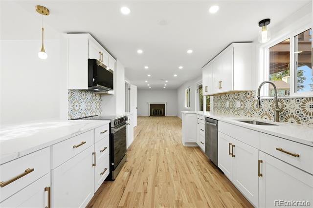 Building Photo - 6752 S Dahlia Ct