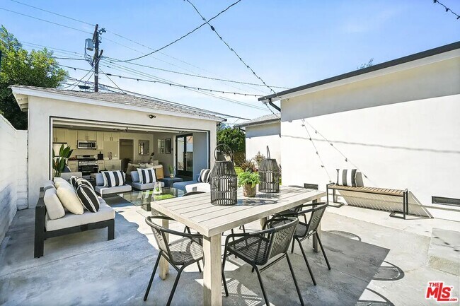 Building Photo - 2751 Midvale Ave