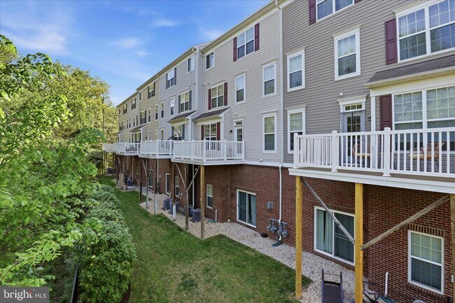 Building Photo - 45758 Winding Branch Terrace