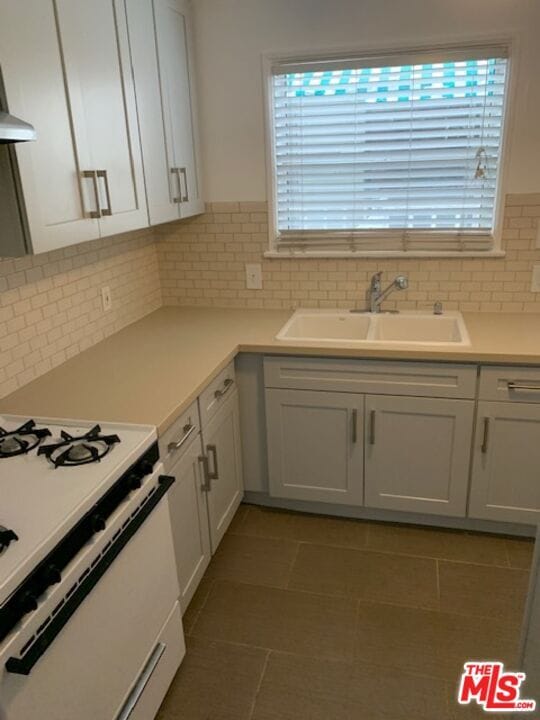 Building Photo - 312 S Reeves Dr