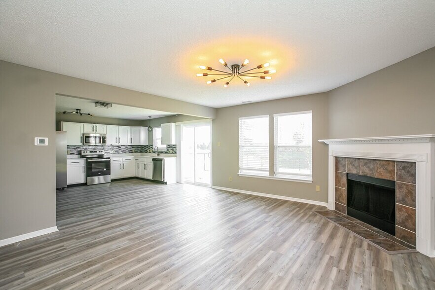Building Photo - 14379 Black Farm Dr