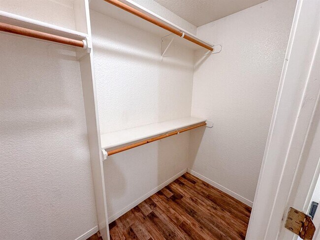 Building Photo - 4209 Thunder Creek Dr