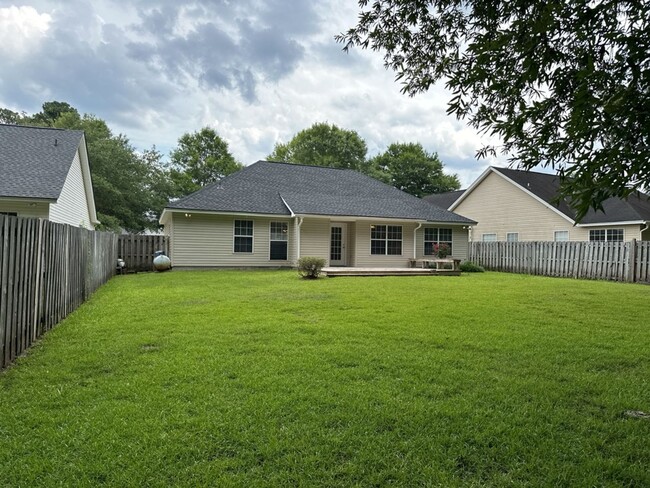Building Photo - 247 Laurel Hill Cir