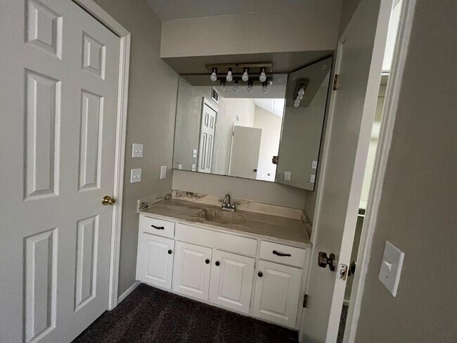 Building Photo - 1902 Three Stars Rd