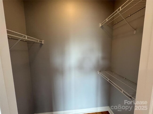 Building Photo - 559 New Bern Station Ct