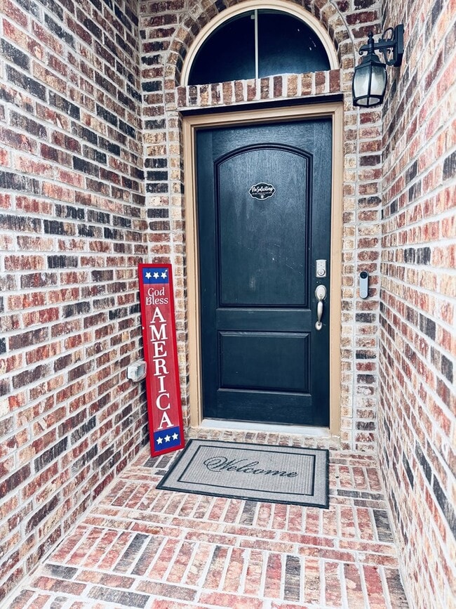 Building Photo - 1603 Laguna Meadows Tr