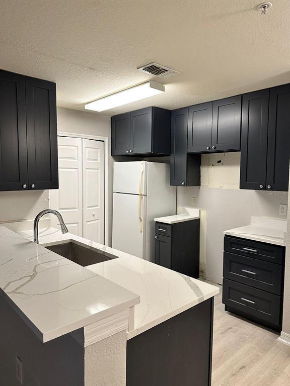 Building Photo - 5455 Vineland Rd