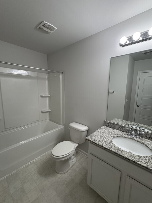 Building Photo - 407 Lakemont Dr