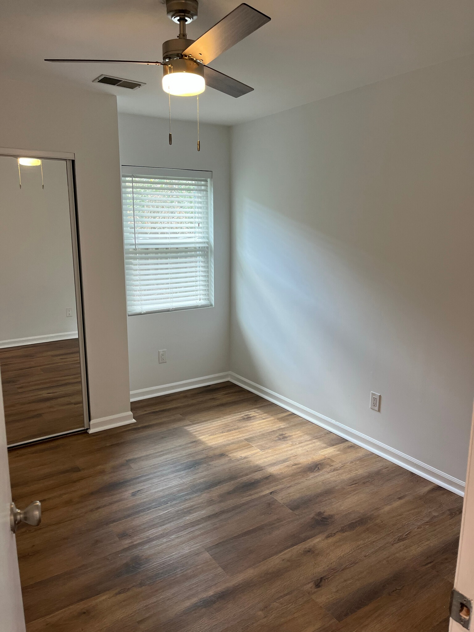 Building Photo - 1283 Llewellyn Rd