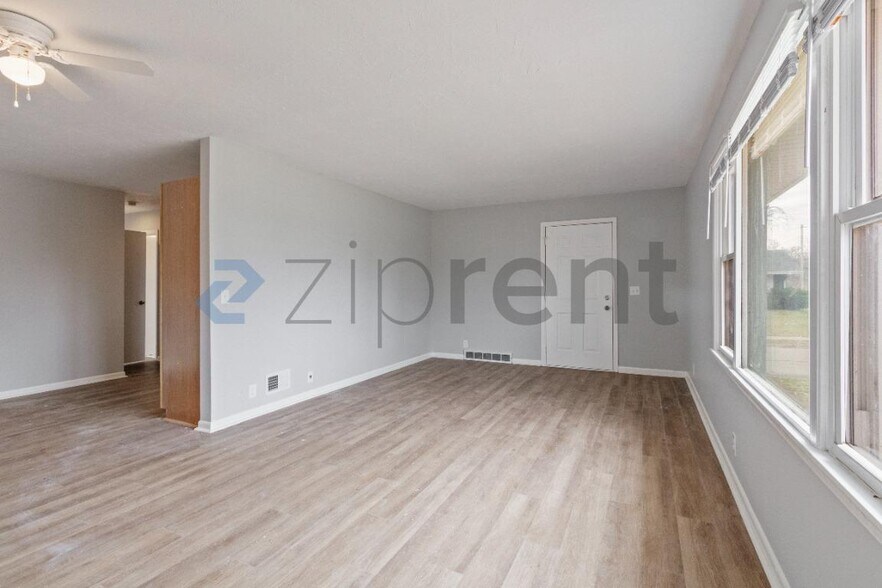 Building Photo - 3366 Craig Ave