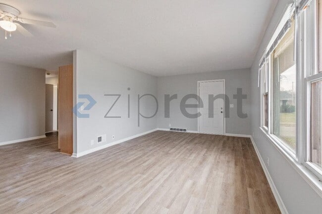 Building Photo - 3366 Craig Ave