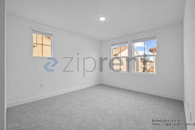 Building Photo - 365 Gold Coast Rd