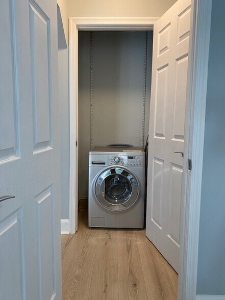 Building Photo - 1367 K St SE