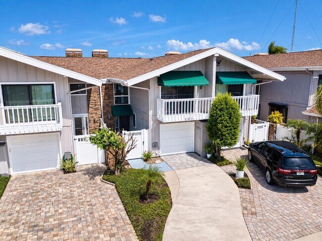 Building Photo - 121 Lagoon Ct
