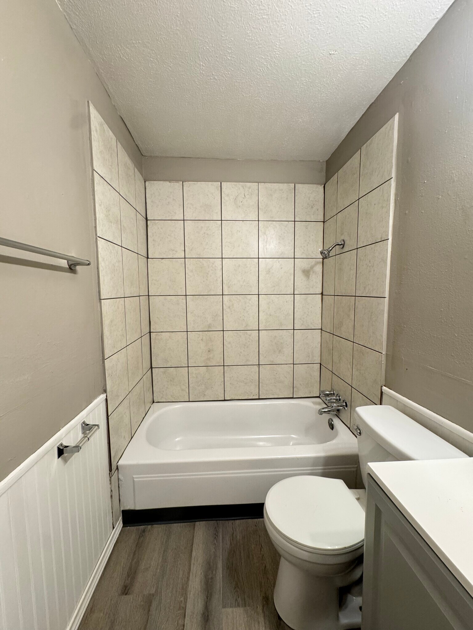 Building Photo - 9111 N Walker Ave