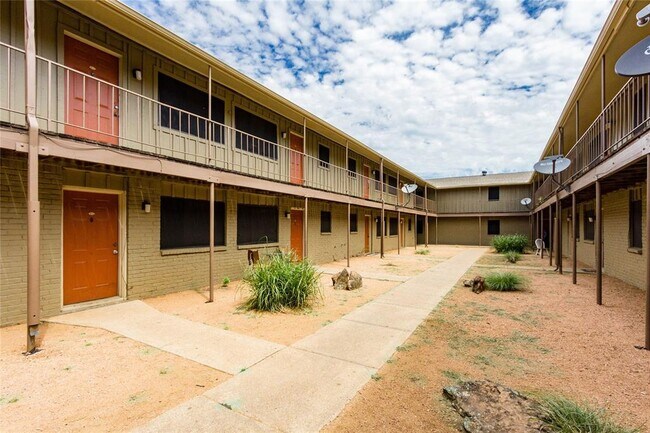 Building Photo - 404 Andrews Ave