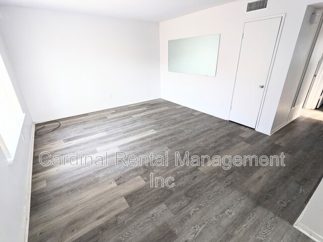 Building Photo - 917 Cabrillo Dr