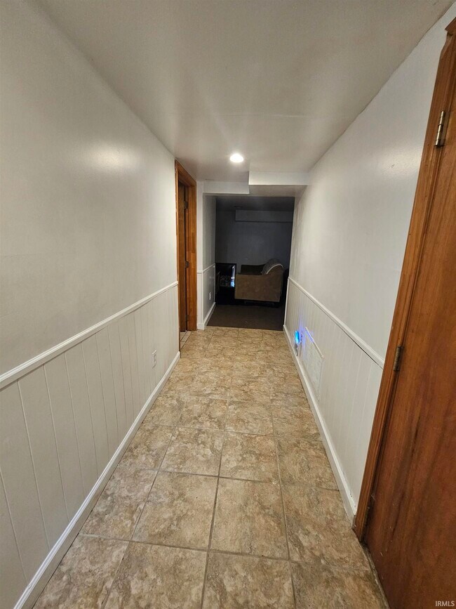 Building Photo - 817 N Park Ave