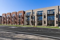 Building Photo - 770 E Irving Park Rd