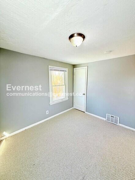 Building Photo - 12131 Schaefer Hwy