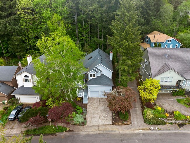 Building Photo - Private Retreat Backing to Trails in the Heart of Lake Oswego