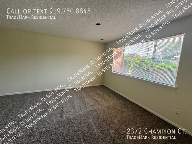 Building Photo - 2372 Champion Ct