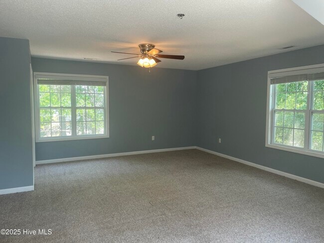 Building Photo - 151 Bayshore Dr