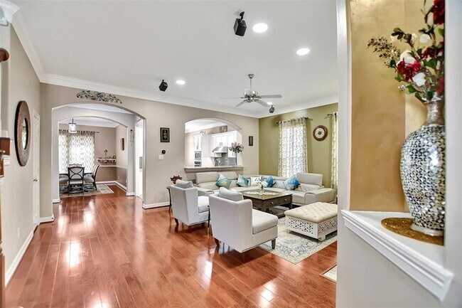 Building Photo - 1119 Sopris Dr