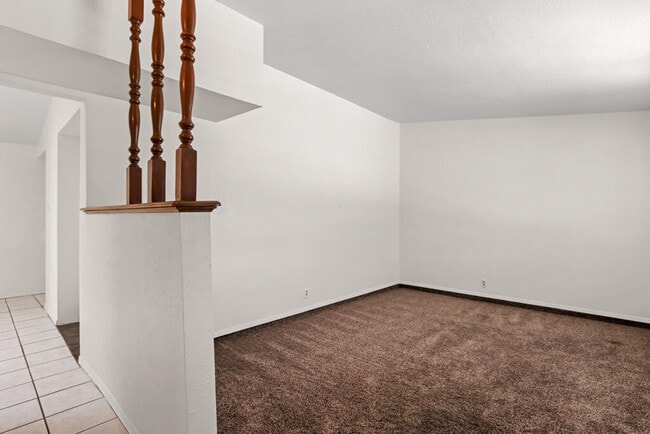 Building Photo - 1600 Sumac Dr