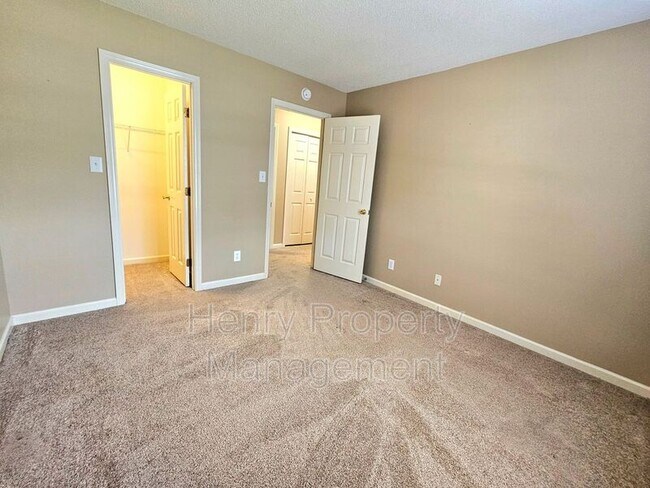 Building Photo - 109 Gremar Dr.