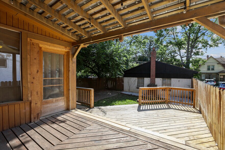 Covered and Open Deck - 1489 Michigan Ave